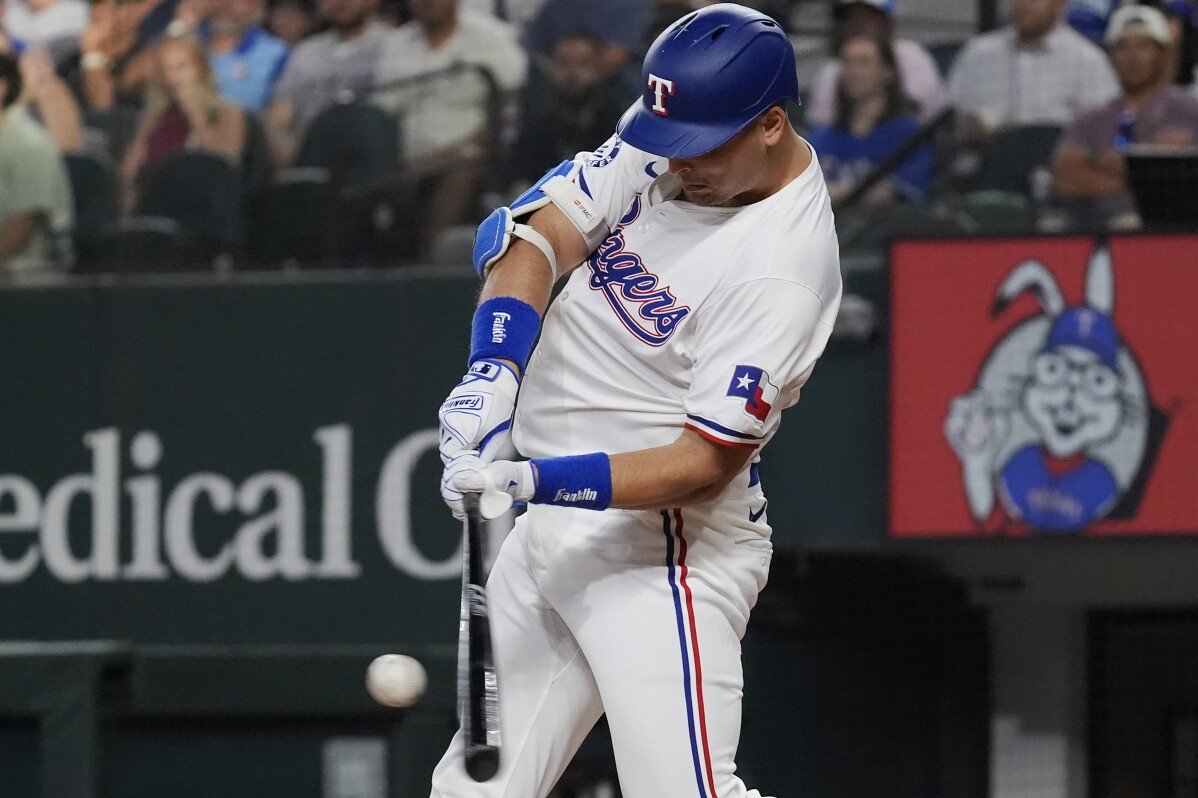 Eovaldi wirft 7 punktlose Innings, Lowe trifft zwei mal zwei Run-Homeruns, als Texas Padres 7-0 abblendet